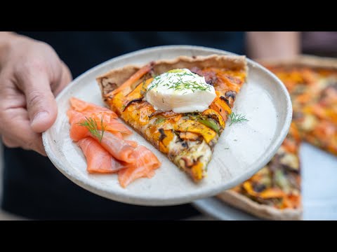 Tarte de fêtes au saumon, mozzarella et légumes. Recette maison facile et rapide