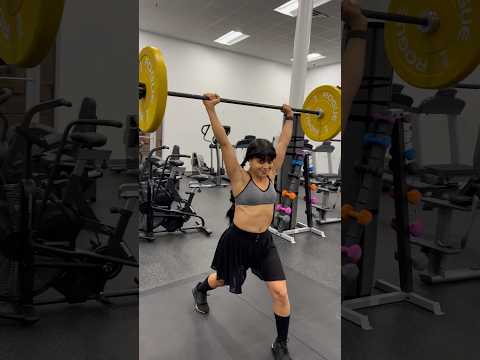 WEDNESDGAINS🏋🏽♀️😌💅🏽 #merlina #wednesday #olylifting #weightlifting #dora