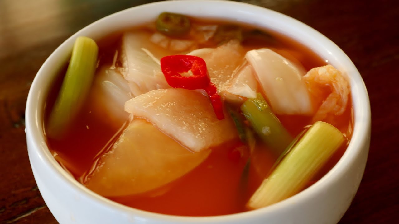 Vegetable and Fruit Water Kimchi (Nabak-kimchi: )