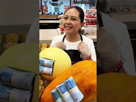 Le dí fruta llena de billetes a madre desesperada gracias a su hermoso gesto 😭 su reacción vale oro