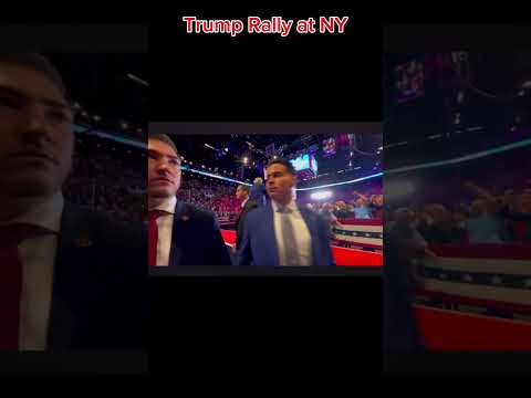 Tông Thông Trump Rally Ở NY