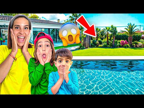 YA TENEMOS EL CÉSPED EN LA PISCINA DE LA CASA NUEVA  - FLIPAMOS AL VERLO | Familia Amiguindy