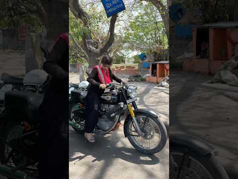Public reactionon bullet😇 #youtubeshorts #bulletridergirl #publicreaction #bulletlover #bulletgirl