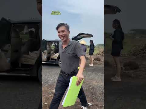 Dội hết thùng nước đá #short #nguyenduy #cachkiemtien #cachlamgiau #biquyetthanhcong