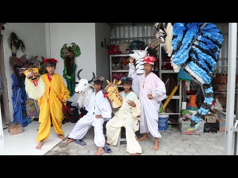 sandi ngevlog MAIN BARONGAN KEWAN KEWANAN KARENA KHODAMNYA MARAH LAMA TIDAK DI BUAT PENTAS