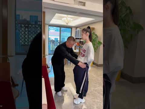 Ông già này đã phải ra ngoài và làm hỏng mọi thứ trong khi có người đang quay video #funny #giadinh