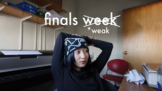 美大生の日常: finals week as a graphic design major (just me fighting with the printer💔)
