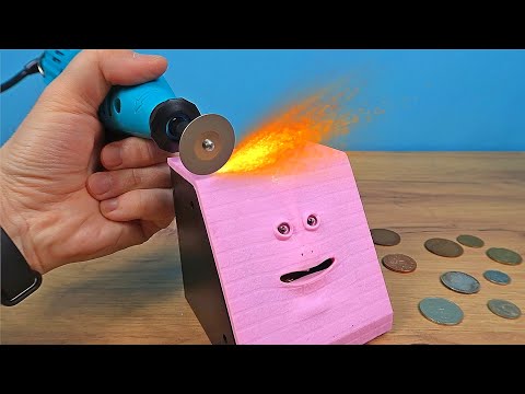 Жующая копилка подавилась и пришлось ее распилить! Что внутри жующей копилки?