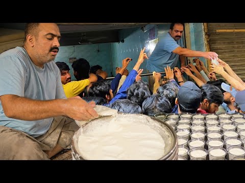 Jeda Lassi Wala | People Are Crazy For This Lassi | Butter Milk Lassi | Lahore Famous Jeda Lassi