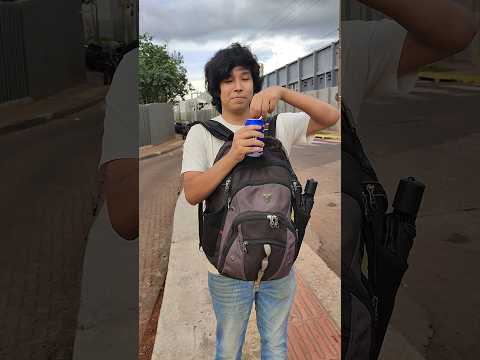 BEBENDO PEPSI NA FÁBRICA DA COCA-COLA?!