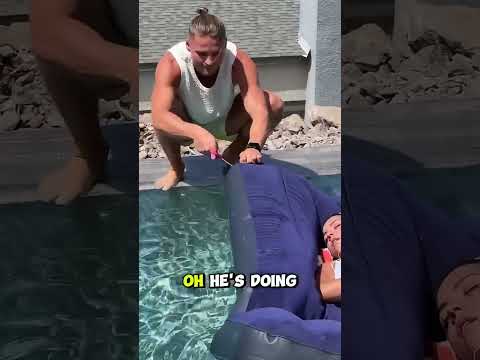 She just wanted to sleep peacefully...๐๐๐ง