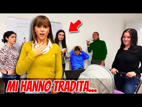 IL MIO EX FIDANZATO E LA RICCA MI TRADISCONO ... LETIZIA VIENE ESPULSA DALLA PRESIDE! Ep. 42