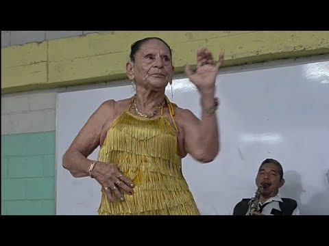 #Yajaira llego como toda una diosa a mover el cuchumbo dejando boca abierta a todos con su bailecito