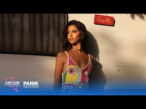 Μαρίνα Λάμπρου - Χάνομαι Στο Κενό - Official Music Video
