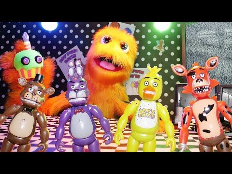 FNAF toys come to life! Snowflake is SCARED!! Five Nights at Freddy's movie toys for kids