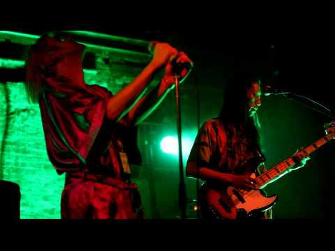 ariel-pinks-haunted-graffiti-live-it-up-vacantmoon