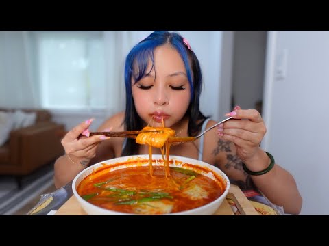 Spicy cheesy rice cakes! *easy recipe & asmr mukbang*