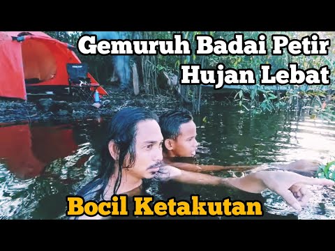 Suasana Mencekam Badai Petir Hujan Deras Tenda Rembes dan Bocil Ketakutan Camping di Tepian Danau