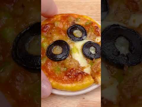 How To Make Miniature Spicy Chicken Pizza #yumupminiature