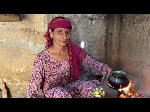 मम्मी जी ने आज ब्लॉग के साथ मटर पनीर बनाया ❤️🏔️ Village Life