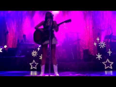 Kacey Musgraves - This Town (Live in Glasgow, Scotland)
