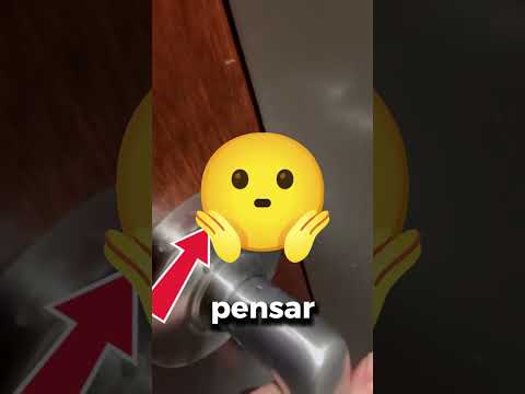 Ela abriu a porta e não acreditou no que viu!