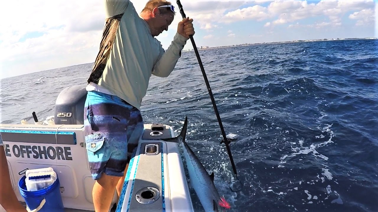 EPIC Fishing Fail; Gaff FAIL Video