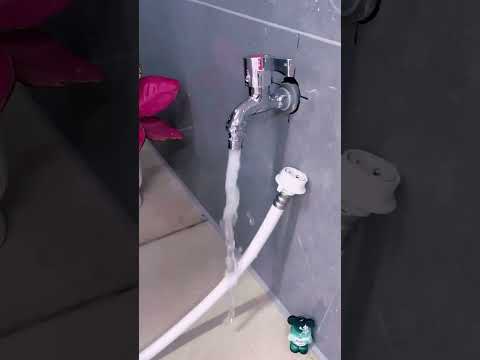 Ela quis um torneira especial por isso!