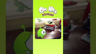 Фокусы с конфетами 🍬 Сможет ли Ам Ням отыскать сладости? #амням #omnom #shorts