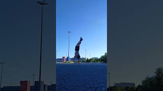 Hin und Her im Handstand #Handstand #handstandwalking #calisthenics #parkour