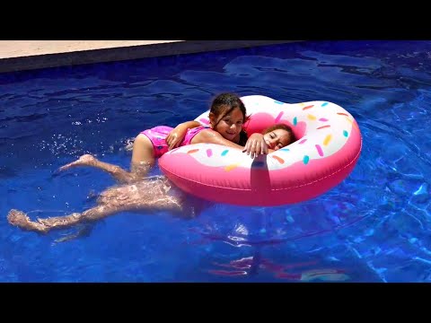 VLOG - LES FILLES TROP HEUREUSES - PISCINE et STITCH
