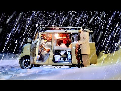 【大雪】食材も凍る冬の北海道。猛吹雪での車生活はこんな感じ。