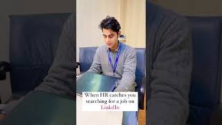 नयी जोब ढूँढ़ते हुए पकड़ा गया