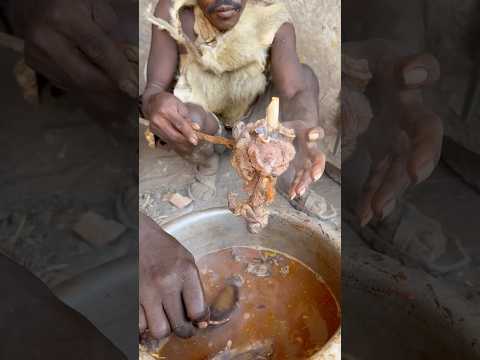 Hadzabe Lunch Time #tradition #bushcraft