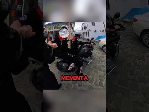 Detik-Detik Biker Meminta Tolong Polisi
