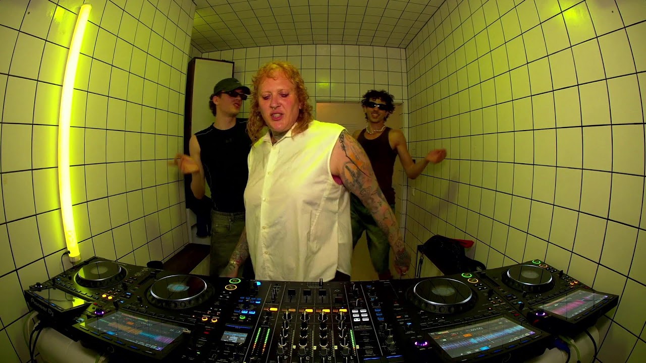 WHISPER – DJ handbag | HÖR – May 2 / 2026