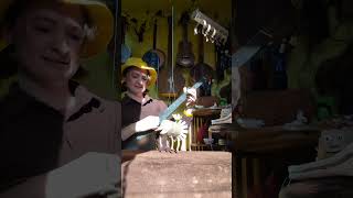 Let @phoebesandersbanjo and puppets make your day