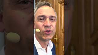 Dr. Daniele Ganser live in Graz, Backstage kurz vor dem Auftritt (17.4.2026)