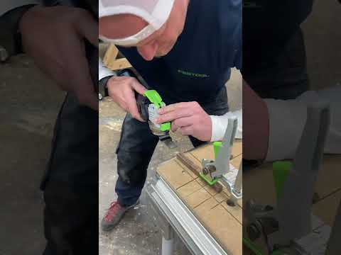 Create some accent pieces with precision using the OF 1400 router and the routing aid OF-FH 2200