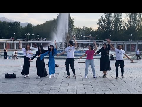 Туристы Танцуют Лезгинка Мадина В Казахстане 2024 Lezginka Dance Tourist Madina ALISHKA Kazaxstan