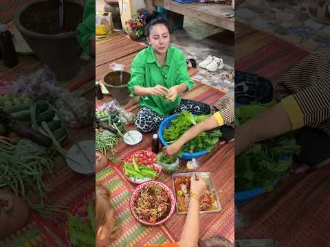 Papaya salad at my hometown - Thai Street Food