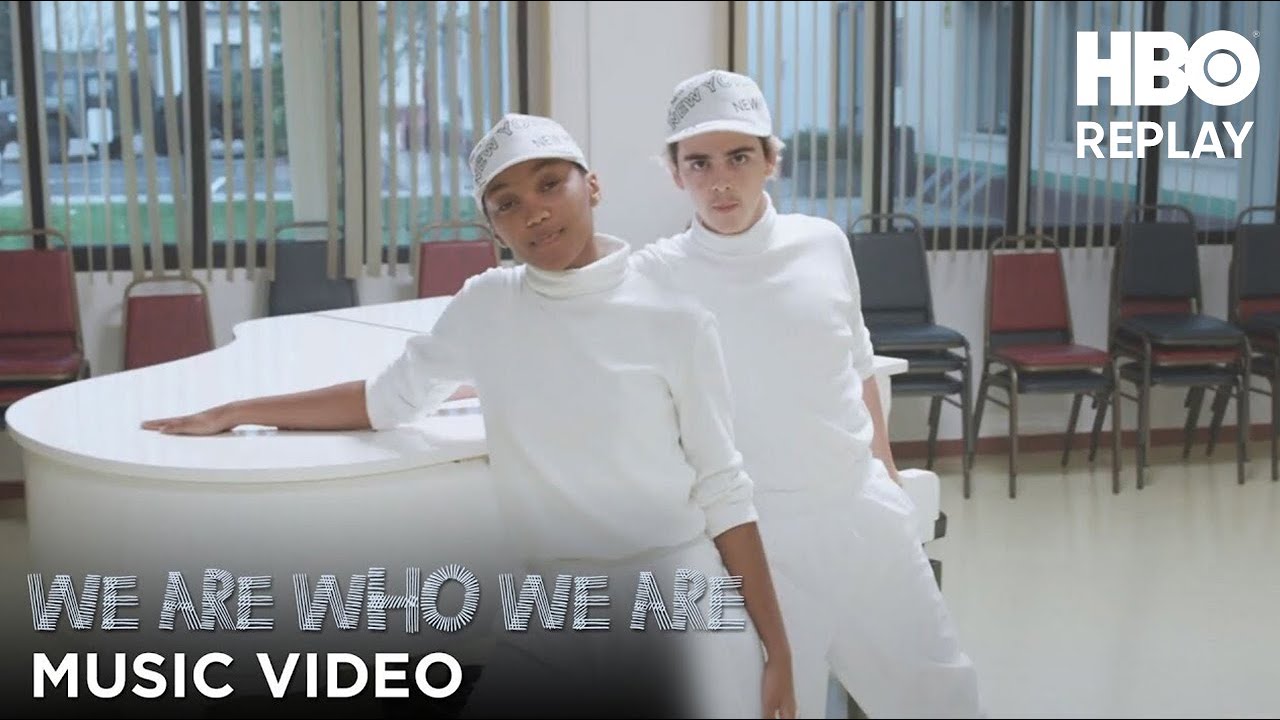 We Are Who We Are Trailerin pikkukuva