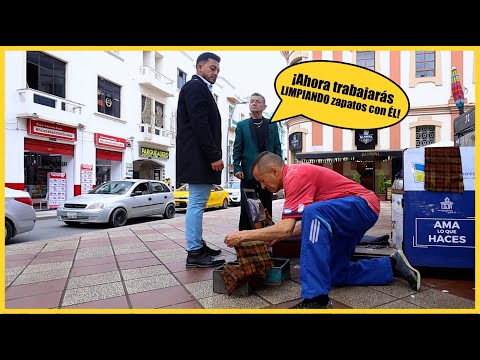 Joven menosprecia a trabajador de la calle y aprende una valiosa lección de su PADRE