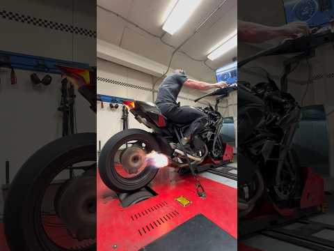 BT Moto flashed Kawasaki H2 screams to 245whp on the dyno!