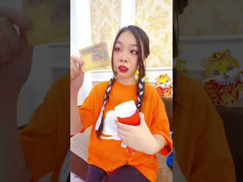 Chị Chị Em Em Nhận Lì Xì Ngày Tết  P2 | Linh Barbie TV #shorts