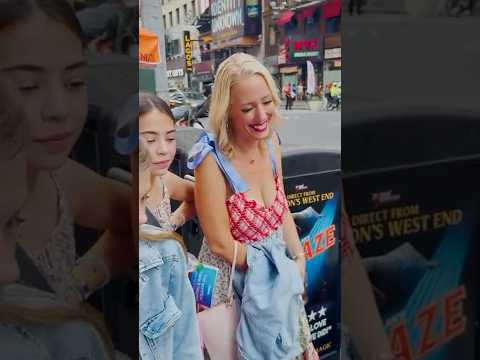 NYC Street Artist Shocks Crowd 💯🗽