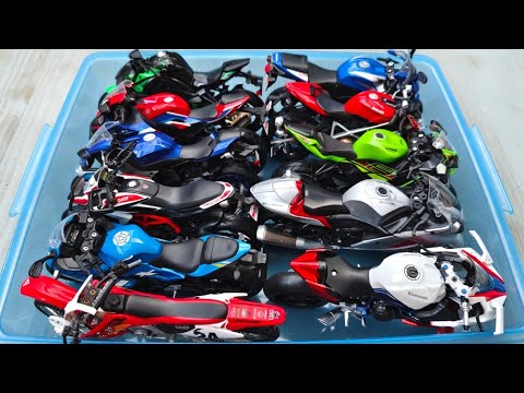Big Collection of Diecast Motorcycles Reviewed in a Box