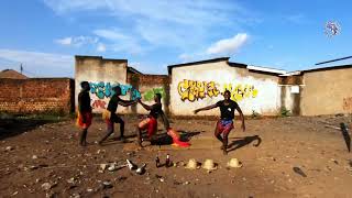 Bwengula circus kids / Acrobatics