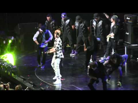 Justin Bieber @ the NYC Jingle Ball- "Somebody to Love" (HD) Live on December 10th, 2010