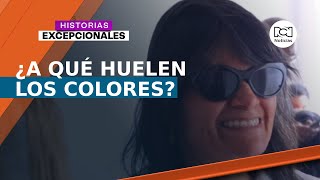 ¿A qué huelen los colores? Artista ciega colombiana enseña a pintar a otros con discapacidad visual